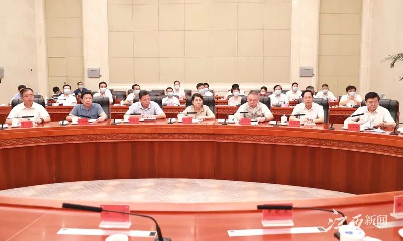 省委书记易炼红与省政法机关“关键少数”集体谈话
